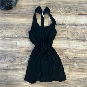Elegant Black Scoop Neckline Dress